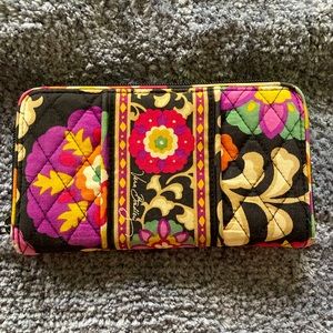 Vera Bradley Zip around wallet- Suzani print
